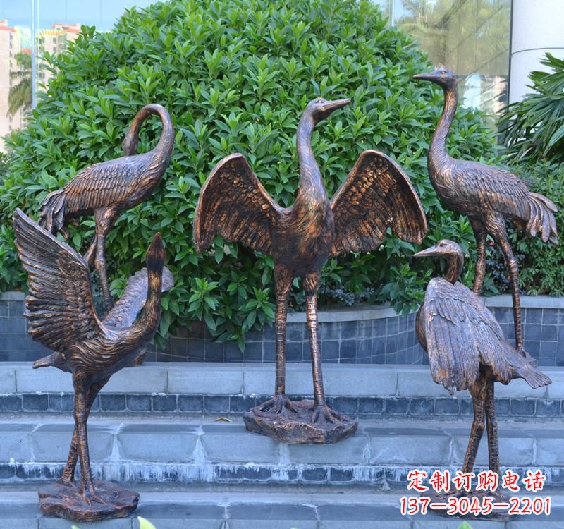河南展翅仙鹤雕塑
