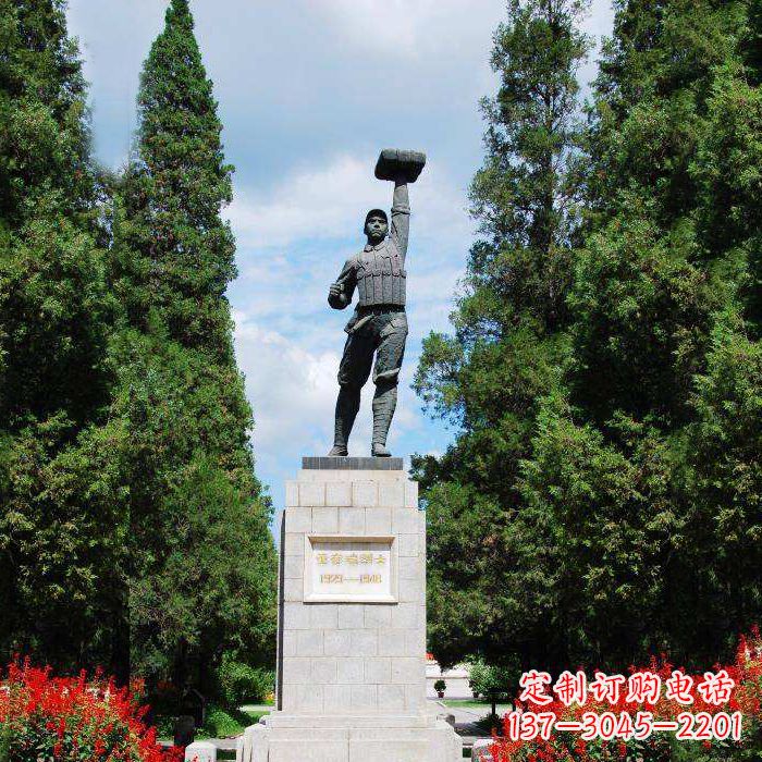 河南战斗英雄董存瑞雕塑-景区园林英雄人物景观雕塑