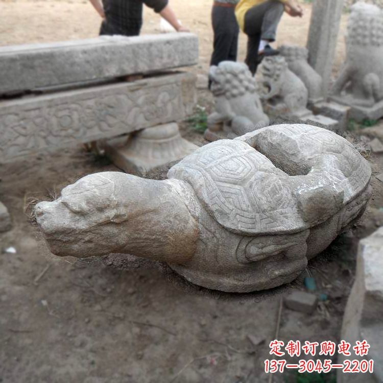 河南朱雀站在赑屃上的石雕