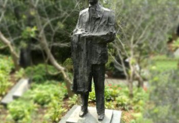 河南徐悲鸿雕塑著名奔马画家公园铜雕像