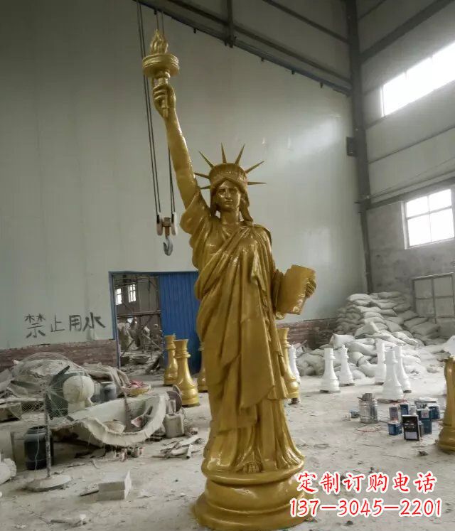 河南自由女神玻璃钢仿铜人物雕塑