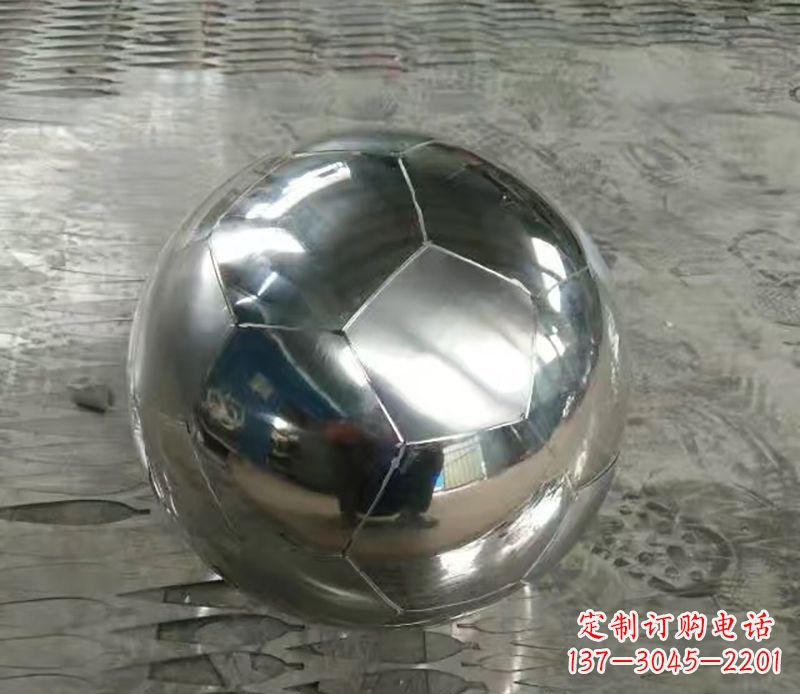 河南足球不锈钢体育器材雕塑